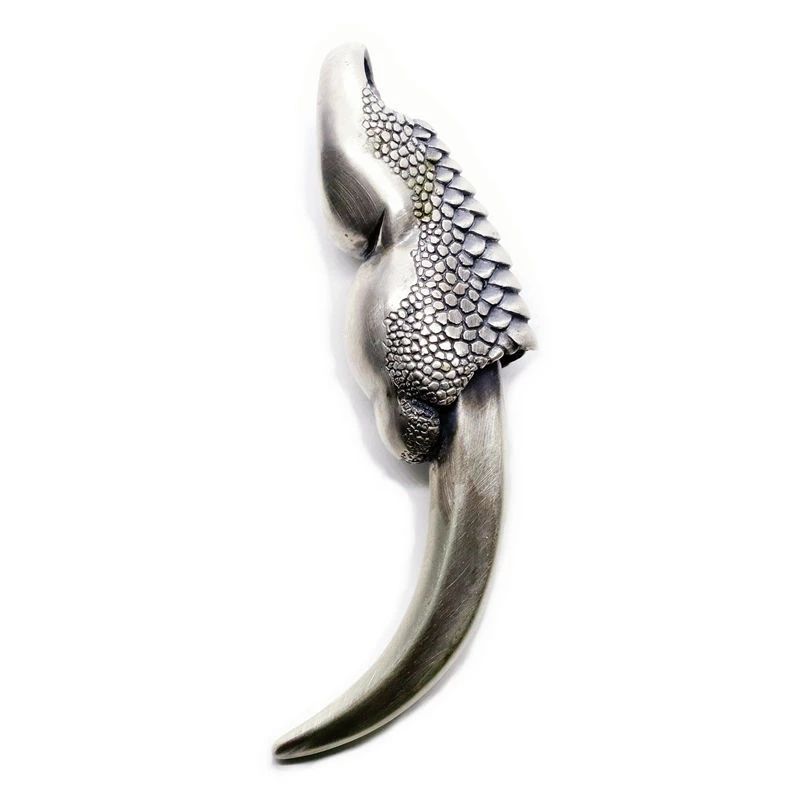 Retro‑Claw Carved Metal Pendant Necklace Decoration
