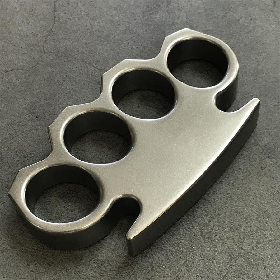 Das KING Stonewashed Outdoor-Werkzeug aus Stahl