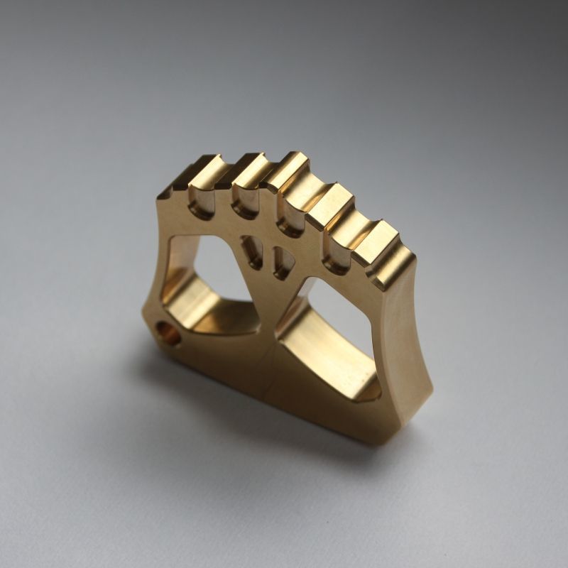 Mini Zaino in Metallo a Due Fori Creativo Portachiavi da Esterno Strumento EDC