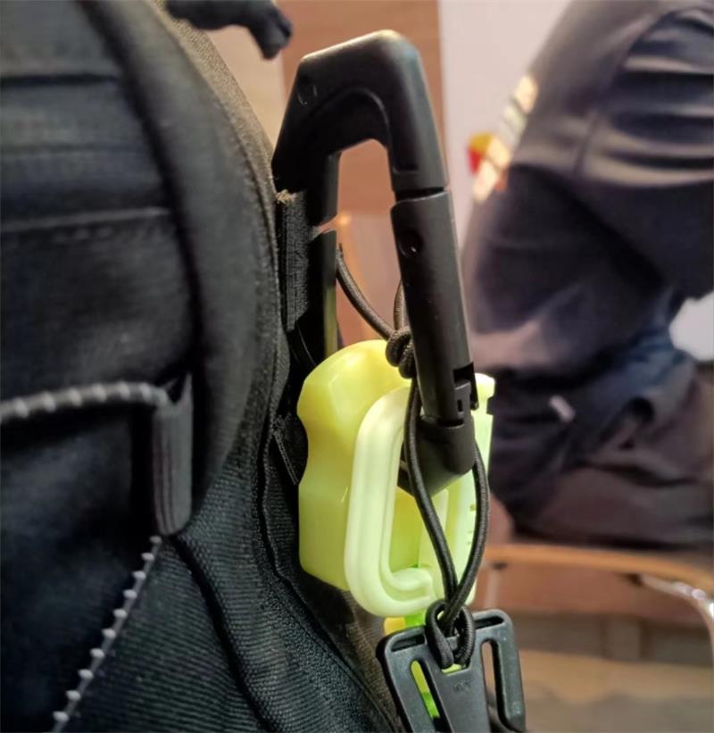 Single Hole PA Plastic Fluorescent Outdoor Portable EDC Outdoor Tool