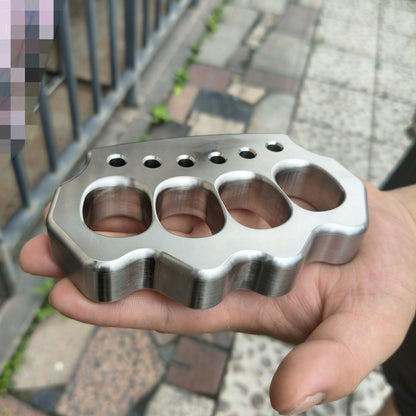Utensile da esterno ispessito in acciaio a quattro fori