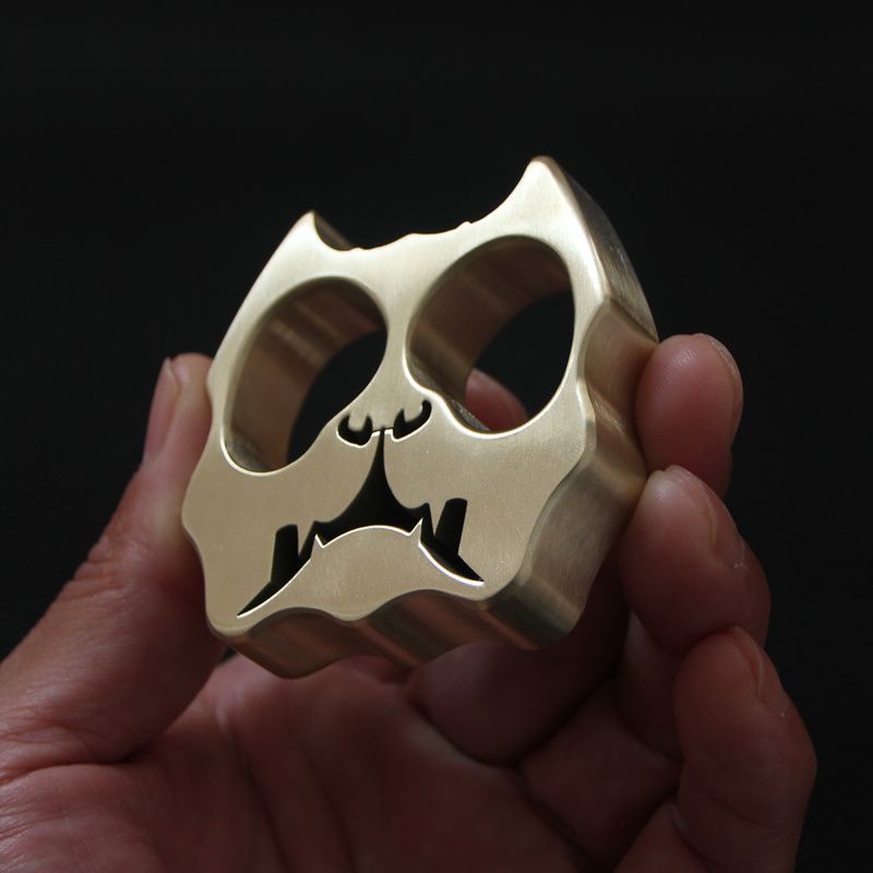 Testa di cane ispessita in metallo Utensile da esterno a due fori