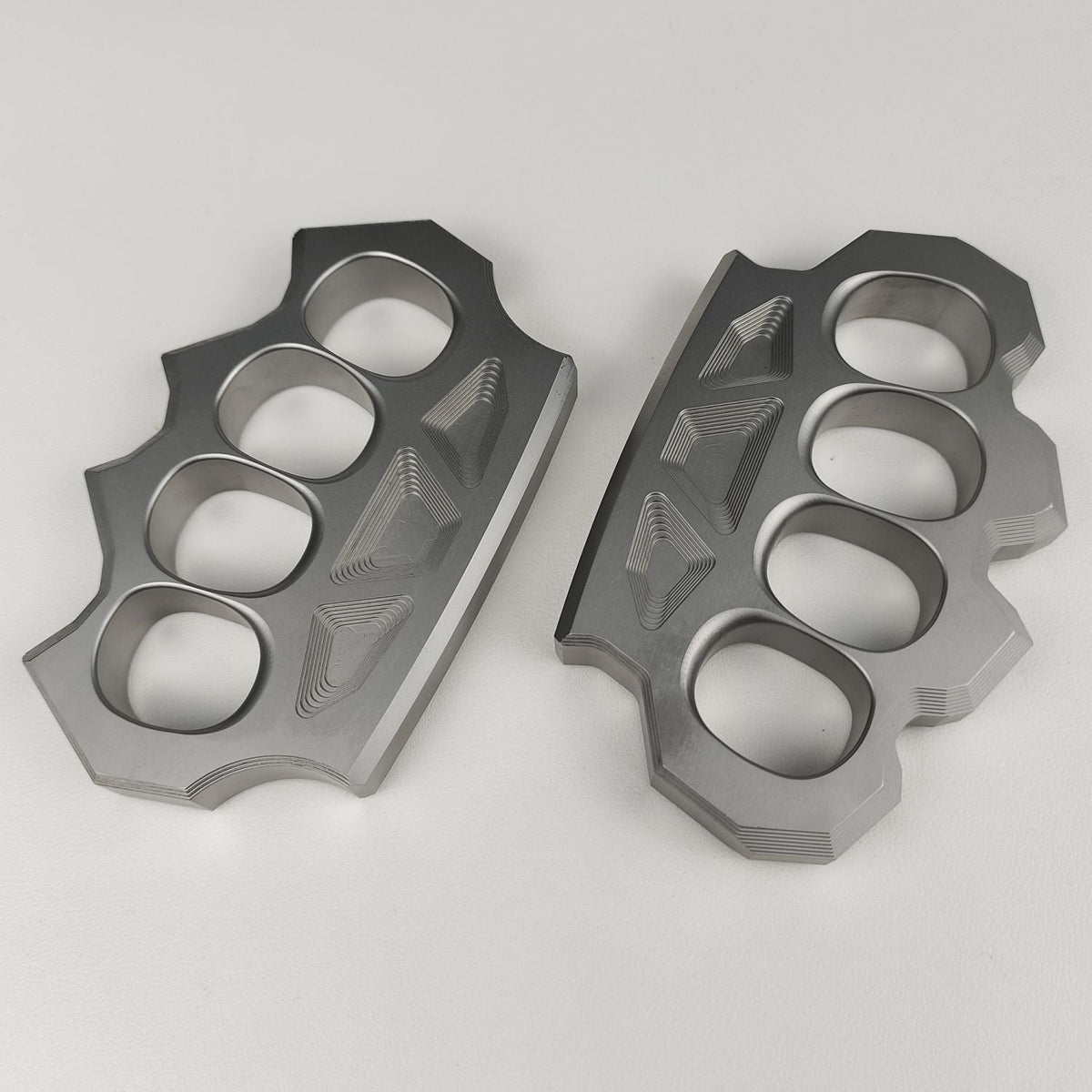 Artistic CNC‑Machined Four‑Finger Hobby Collectible EDC Ornament