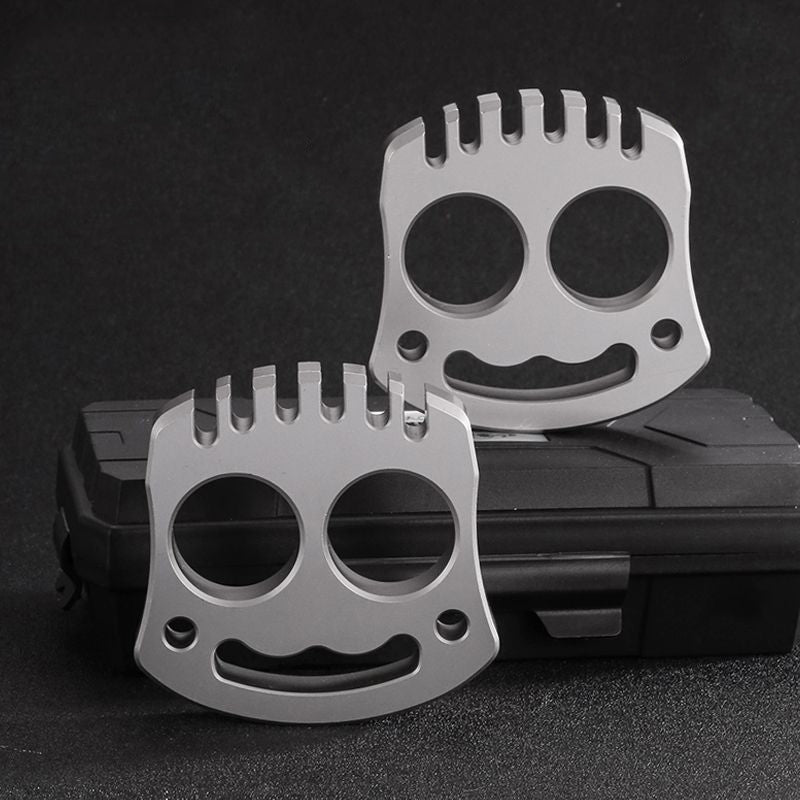 Lächelnder errötender Totenkopf Multifunktions-EDC-Werkzeug aus Stahl