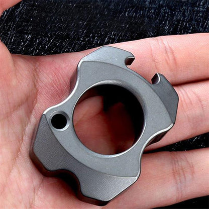 Mini-Flaschenöffner aus Titan, tragbarer Anhänger, Rucksack-Schlüsselanhänger