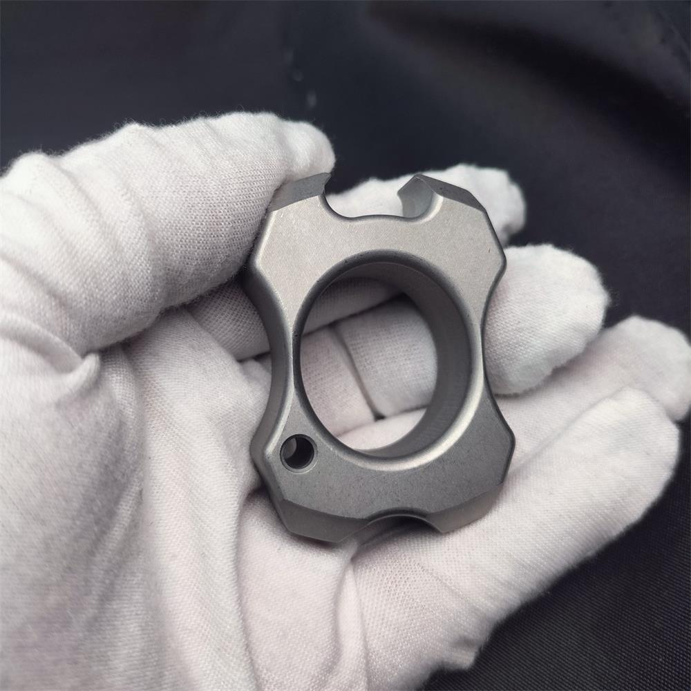 Mini Multifunktionaler Flaschenöffner aus Stahl (EDC-Tool)