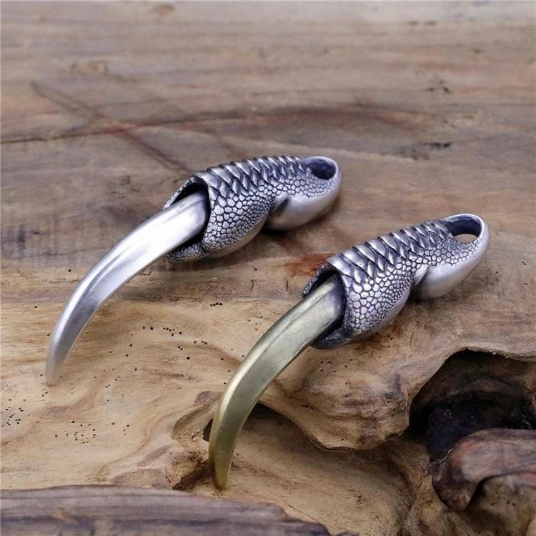 Retro‑Claw Carved Metal Pendant Necklace Decoration