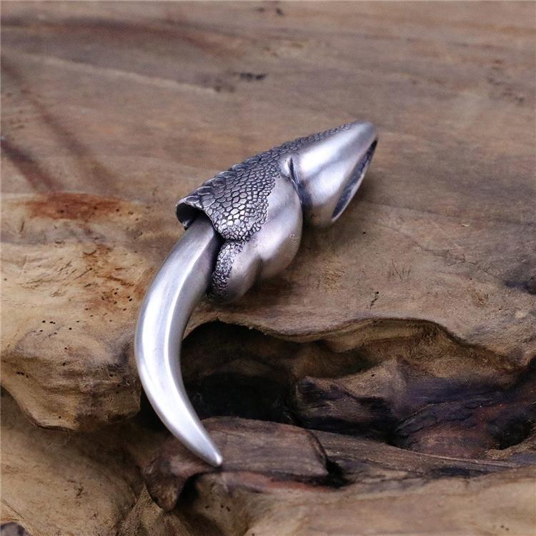 Retro‑Claw Carved Metal Pendant Necklace Decoration