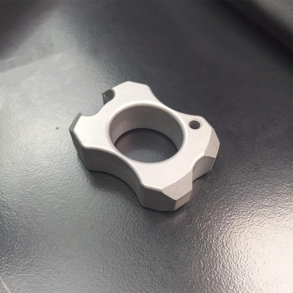 Mini Multifunktionaler Flaschenöffner aus Stahl (EDC-Tool)