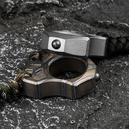 Handgemachter tragbarer Schlüsselanhänger aus Titan mit einem Loch, kreativ, EDC, Outdoor-Rucksack-Tool