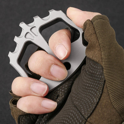 Flaschenöffner-Werkzeug aus Stahl in Kreativform