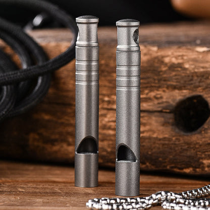 Dezibel Titanpfeife Outdoor EDC Rucksack-Anhänger-Werkzeug