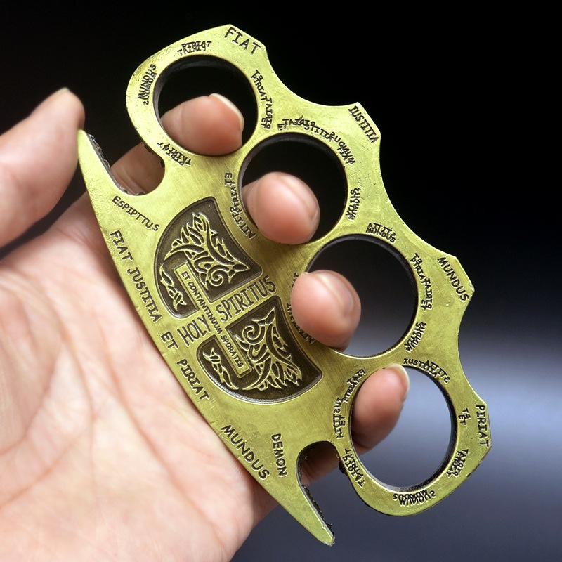 Vintage Engraved Zinc‑Alloy Hobby Collectible Metal Ornament