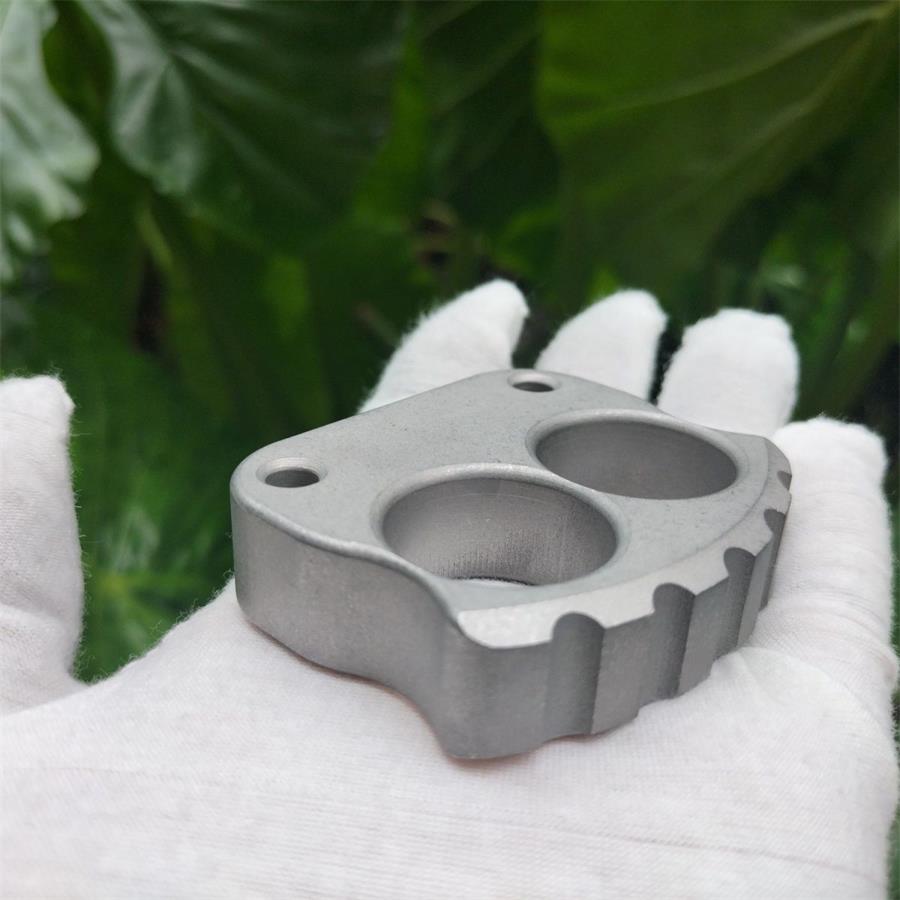 Thick Steel Skull Portable EDC Keychain Backpack Outdoor Tool