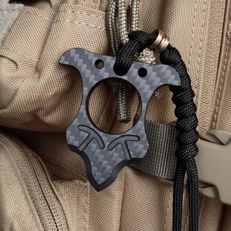 Verschiedene Stile von Kohlefaser Einzel-Finger-Schlüsselzubehör Rucksack Outdoor-Tool