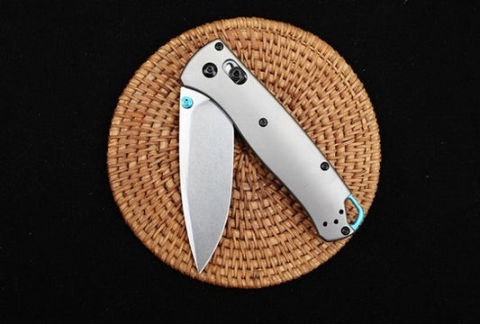 BM535-3 Utensile Pieghevole da Esterno S90V con Manico in Titanio Argento