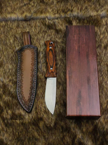 BM15002 Outdoor-Werkzeug mit rotem Holzgriff und N690-Stahlklinge