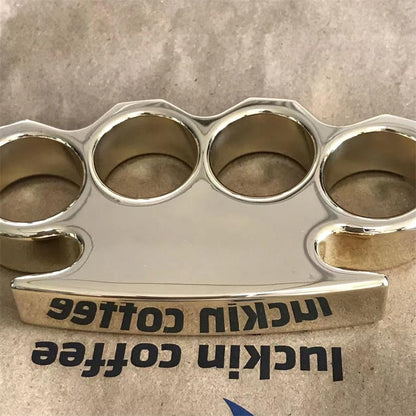 Utensile da esterno con foro grande in ottone classico lucidato a specchio