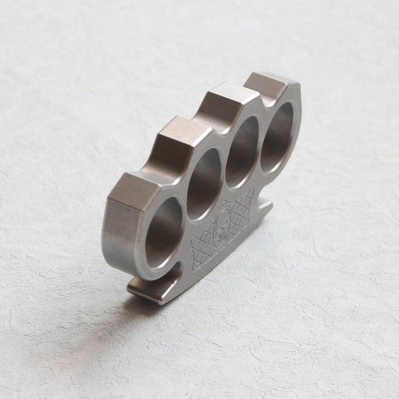 Four‑Finger Metal EDC Hand Gear, Skull Engraved Collectible for Men