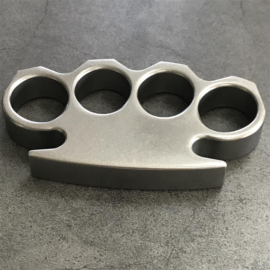 Das KING Stonewashed Outdoor-Werkzeug aus Stahl